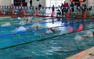 Adeudan a nadadores mexicanos que participan en competencias de exhibición