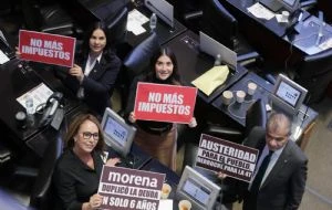 Senadores aprueban sin cambios paquete fiscal 2026: sube impuesto a refrescos, tabaco y videojuegos