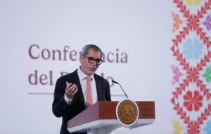 Claudia Sheinbaum pide a Édgar Amador negociar con los banqueros que bajen tasas de interés