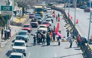 Maestros de Zacatecas bloquean carreteras y accesos a cabeceras municipales