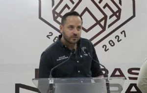 “¿Usted se haría el antidoping?”: Alcalde morenista de Piedras Negras estalla contra reportera (Video)