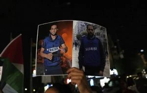 Asesinato de periodista en Gaza envía un mensaje escalofriante