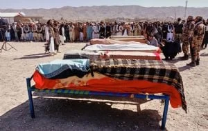 Afganistán y Pakistán acuerdan un alto al fuego inmediato, dice Qatar