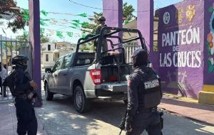 En pleno Día de la Santa Cruz, tres albañiles son asesinados en un panteón de Acapulco