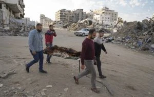 Suman 52 mil 750 los muertos por la ofensiva israelí contra Gaza; más de cien fallecidos en 24 horas