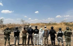 Buscan cadáveres en un tiro de mina abandonado en Zacatecas
