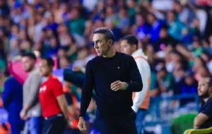 Vicente Sánchez deja de ser director técnico del Cruz Azul