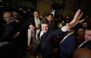 Proeuropeo centrista gana tensa contienda presidencial de Rumania sobre nacionalista de ultraderecha