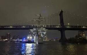 Buque Cuauhtémoc era manejado por piloto de puerto de Nueva York cuando colisionó: Semar