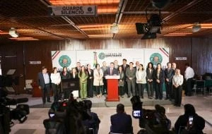 Diputados crean comisión para investigar presuntos desvíos de García Cabeza de Vaca