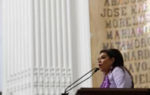 Brugada presenta reforma contra el despojo ante el Congreso de la CDMX
