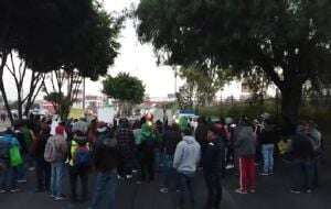 Sindicalizados bloquean por 10 horas las principales avenidas de Ecatepec y causan caos