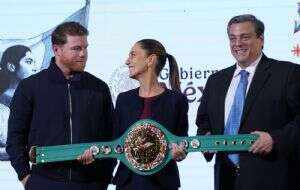 “El Canelo” anunció una clase masiva de box y lanza mensaje a los jóvenes en la mañanera (Video)