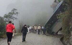 Vuelca autobús que viajaba rumbo a Machu Picchu ; hay cuatro mexicanos entre los heridos (Video)