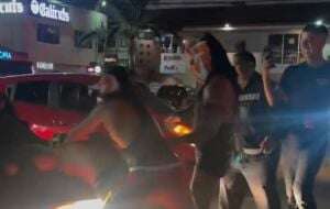 Encuentro de lucha libre se sale de control y termina en las calles de Tijuana (Video)