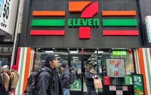 Operador japonés de la cadena de tiendas 7-Eleven rechaza la oferta de adquisición de Couche-Tard