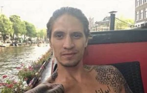 Llega a México el cuerpo del rehén franco-mexicano que fue secuestrado por Hamás