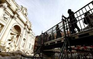 Turistas en Roma podrán contemplar Fuente de Trevi desde una pasarela, pero no podrán lanzar monedas