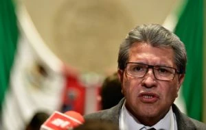 Ricardo Monreal critica decisión de la Corte Suprema de EU a favor de fabricantes de armas