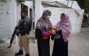 Nueve heridos en ataque a escoltas de la campaña contra la polio en Pakistán