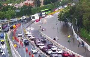 Lluvias torrenciales dejan a Santa Fe bajo el agua (Video)