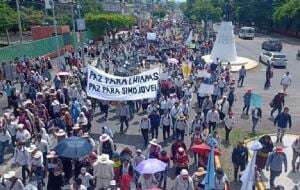 Miles de católicos marchan contra “el sistema de muerte” impuesto por los cárteles en Chiapas