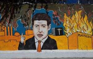 Borran mural que criticaba a Samuel García y Colosio en el centro de Monterrey