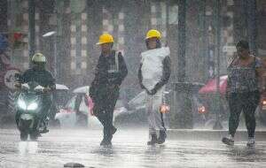 Amaga un nuevo ciclón: lluvias intensas de lunes a jueves por la onda tropical 14