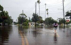 Debby causa inundaciones en Florida y deja al menos cuatro muertos