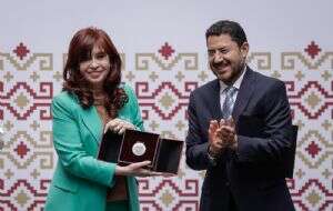 Cristina Fernández, huésped distinguida de la CDMX; recibe la Llave de la Ciudad