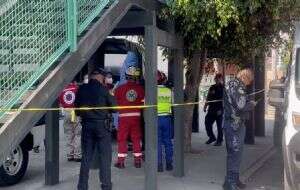 Hallan a una persona sin vida colgada de un puente en la Gustavo A. Madero (Video)