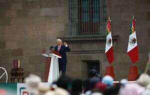 AMLO: Qué felicidad que quien se va a quedar en sustitución de uno es una mujer excepcional