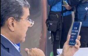 Nicolás Maduro anuncia que rompe relaciones con... WhatsApp (Video)