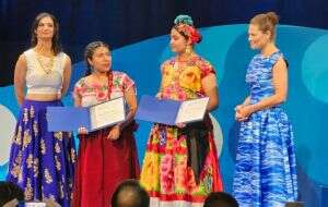 Oaxaqueñas ganan diploma de excelencia del "Premio Nobel del Agua"