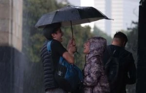 Frente frío 41 llega este viernes con lluvias muy fuertes, granizo y posibles tornados