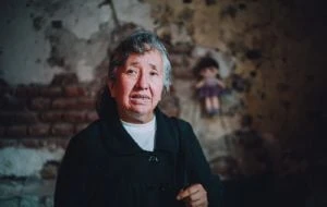 “No me quiero ir, todavía puedo ser útil”, suplica Lupita, víctima del cártel inmobiliario (Video)