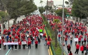 Maestros bloquean calles en Saltillo; se desligan de la CNTE