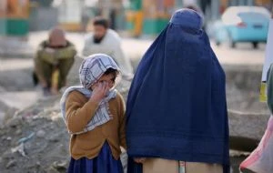 ONU condena la normativa talibán que permite el matrimonio infantil en Afganistán