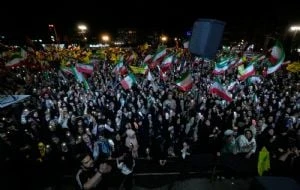 EU bombardea recintos militares iraníes y Kuwait recibe ataques con drones y misiles