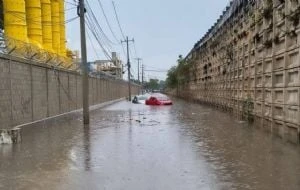 Onda tropical 4 paraliza actividades en Yucatán y suspende clases en Campeche