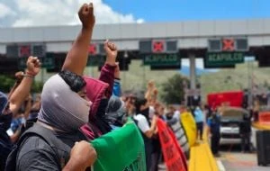 Padres de los 43 se trasladan a la CDMX para jornada de lucha del 8 al 12 de junio