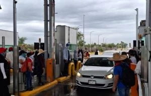 CNTE toma casetas en Morelos durante jornada nacional de movilización