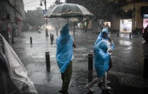 Amaga ciclón en el Pacífico; alerta por lluvias intensas a torrenciales de viernes a lunes en estas