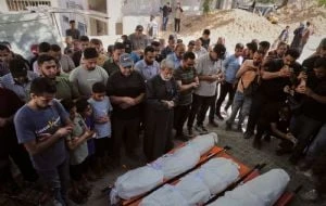 Líder de Hezbolá tacha alto al fuego de capitulación y pide retirada del Ejército israelí de Líbano