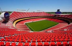 FIFA prohíbe a los aficionados llevar botellas de agua rellenables a estadios del Mundial