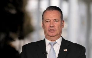 Director interino del ICE renunciará a finales de mayo