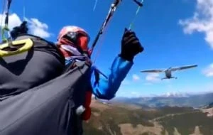 Avioneta golpea a paracaidista en pleno vuelo sobre los Alpes austriacos (Video)