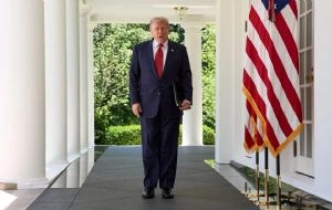 Trump afirma que Rusia y Ucrania accedieron a su petición de alto el fuego por tres días