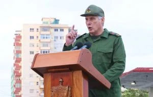 Díaz-Canel advierte que una agresión militar de EU contra Cuba provocaría un 