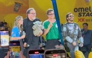 Pedro Pascal se conmueve hasta las lágrimas en su segunda visita a la CCXP México